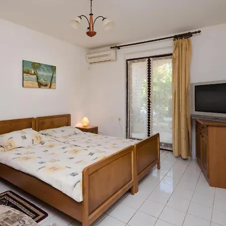 Drago 2039 Apartment
