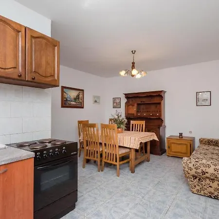 Drago 2039 Apartment