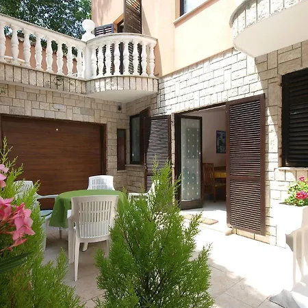 Apartman Drago 2039 *