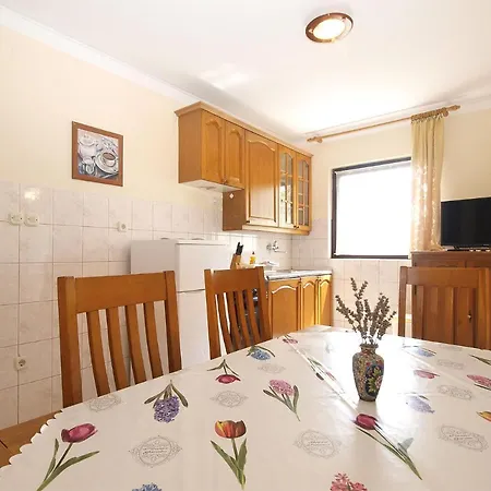 Apartman Drago 2039 *